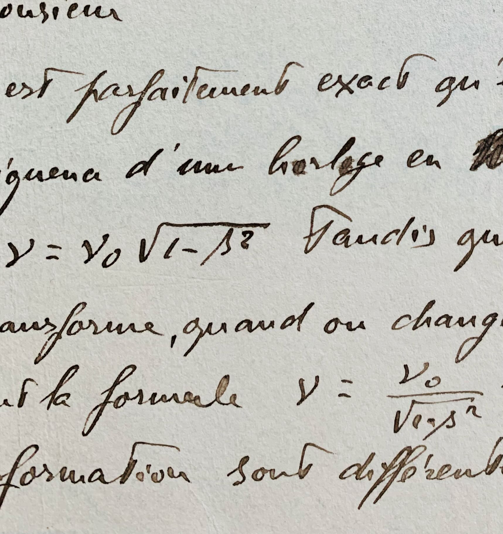 Louis de Broglie compare théorie de la Relativité et Mécanique ondulatoire