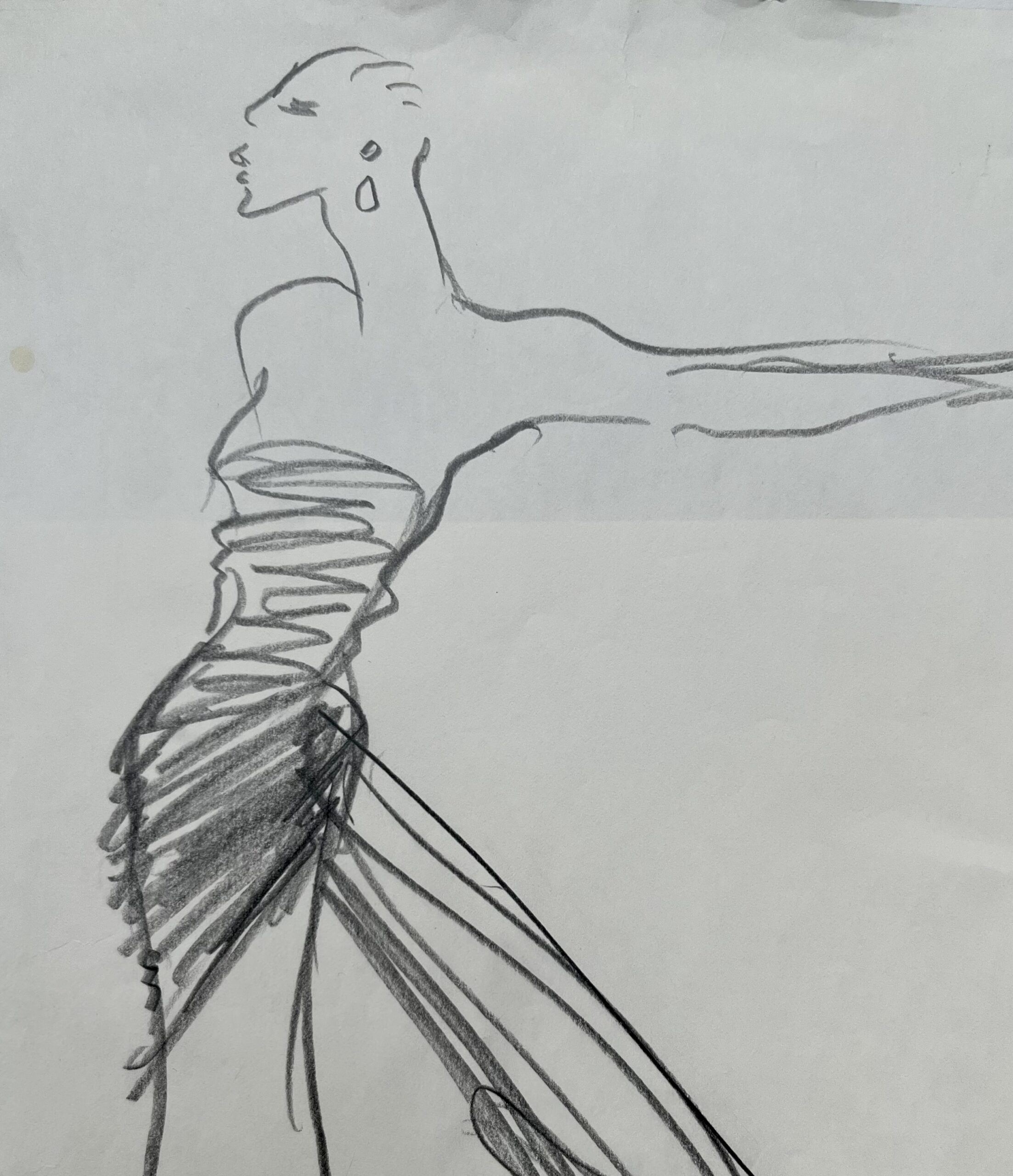 Grand et très beau dessin d’Yves Saint-Laurent d’une femme en robe fourreau à traîne