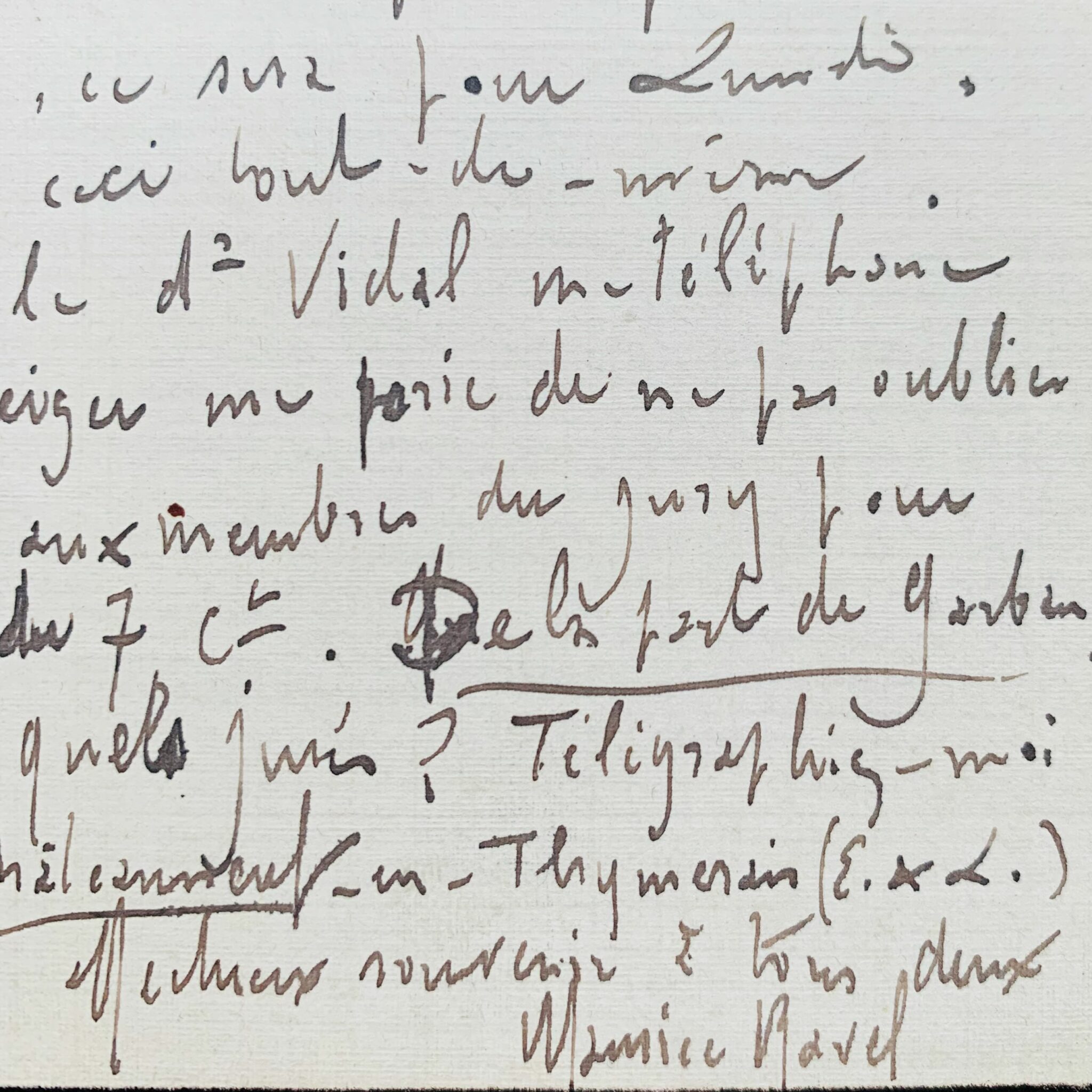 Maurice Ravel peine à établir le manuscrit de la réduction de la Valse pour deux pianos