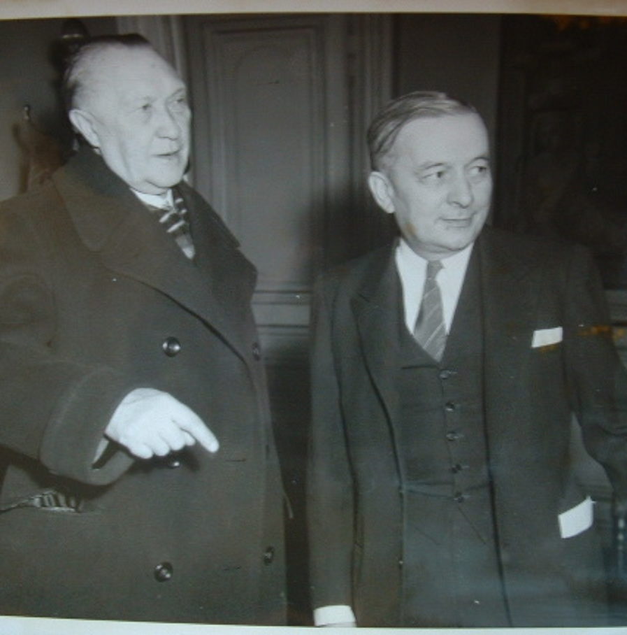 Portrait de Georges Bidault et Konrad Adenauer.