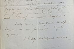 L’archevêque de Malines, Mgr Deschamps, intervient pour des personnes en difficulté.