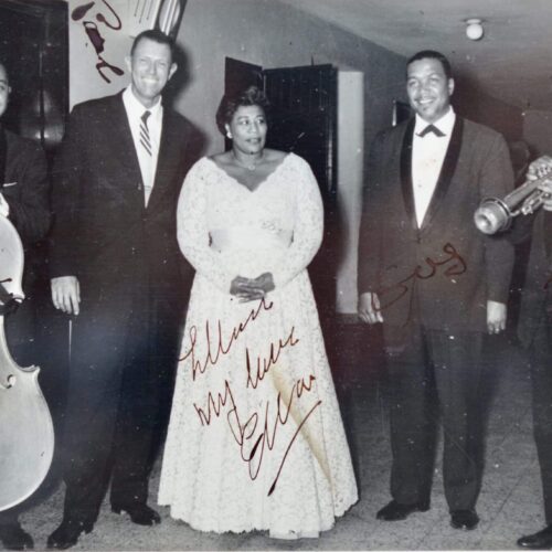 Photographie dédicacée par Ella Fitzgerald et ses musiciens