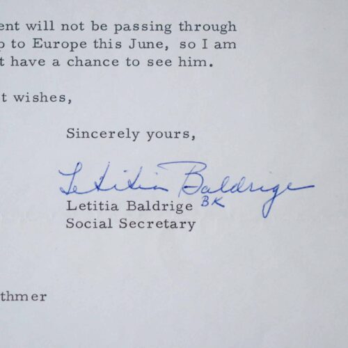 Letitia Baldrige répond à un courrier adressé aux Kennedy
