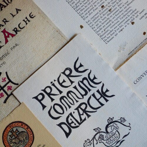 6 documents de la Communauté de l'Arche fondée par Lanza del Vasto