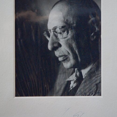 Très beau et grand portrait photographique dédicacé d'Igor Stravinsky
