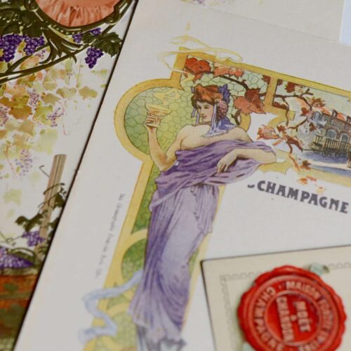 Trois menus vierges de célèbres maisons de Champagne : Moët & Chandon, Clicquot et Montebello