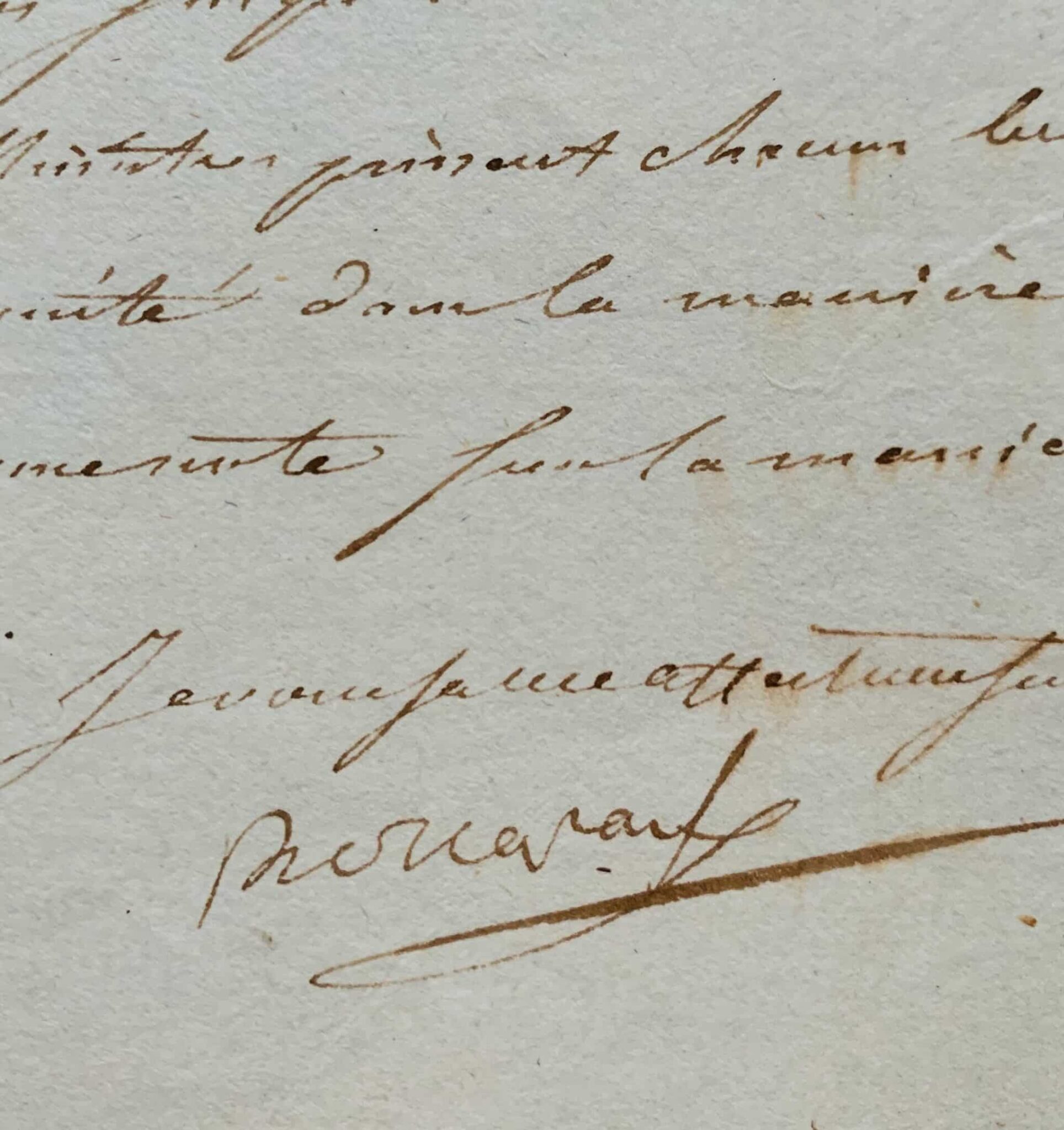 Bonaparte veut faire taire les fausses rumeurs et diffuser la parole officielle