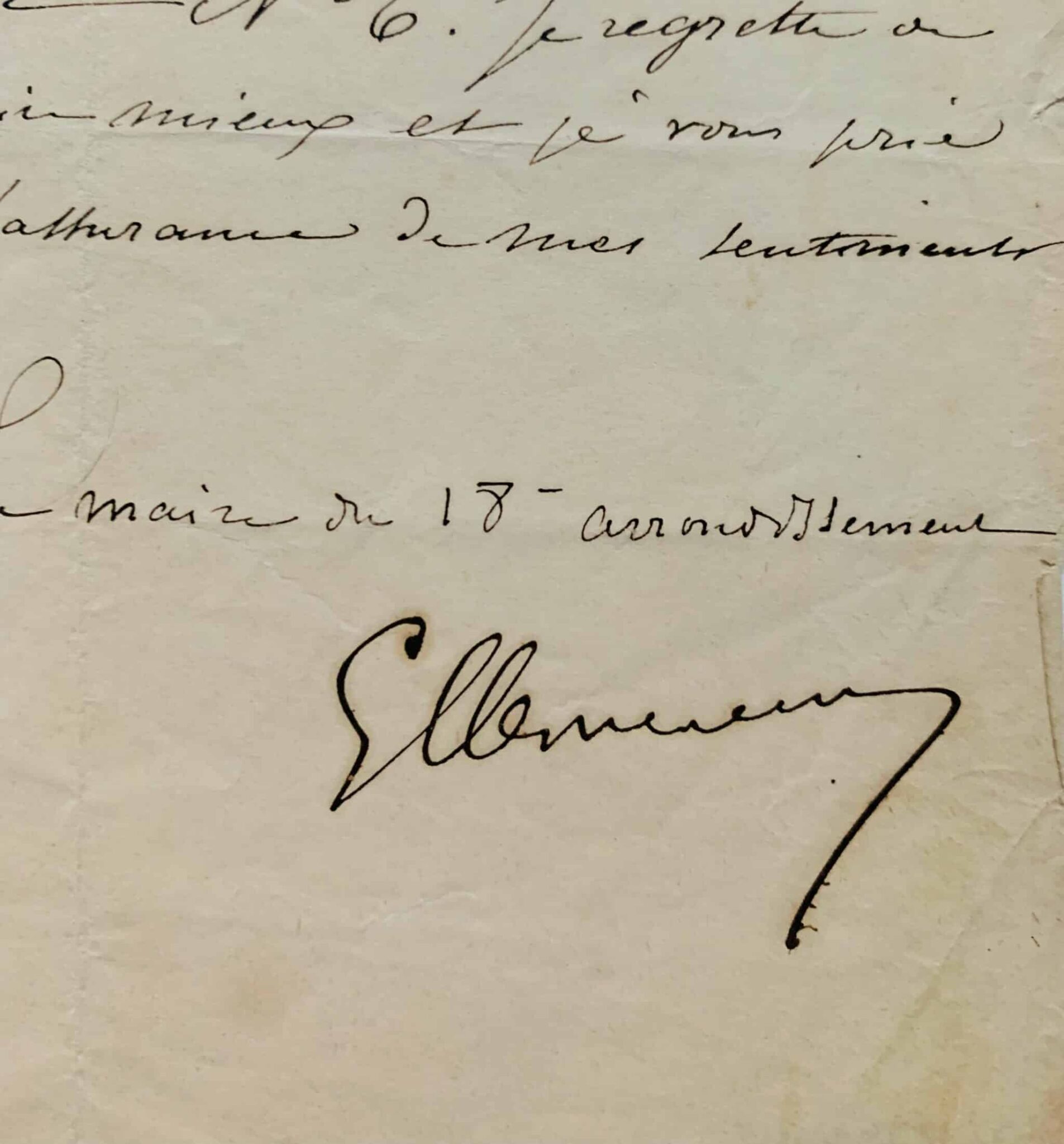 En plein siège de Paris, Clemenceau octroie du bois à une institutrice