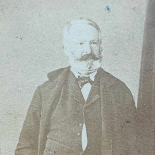 Belle photo de Victor Hugo prise en 1862, jour du banquet des Misérables