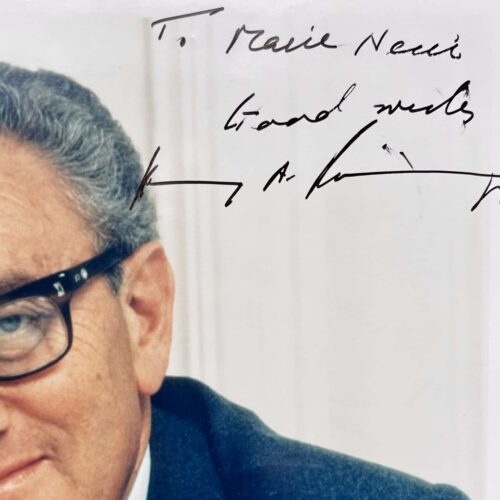 Grand portrait photographique dédicacé d'Henry Kissinger