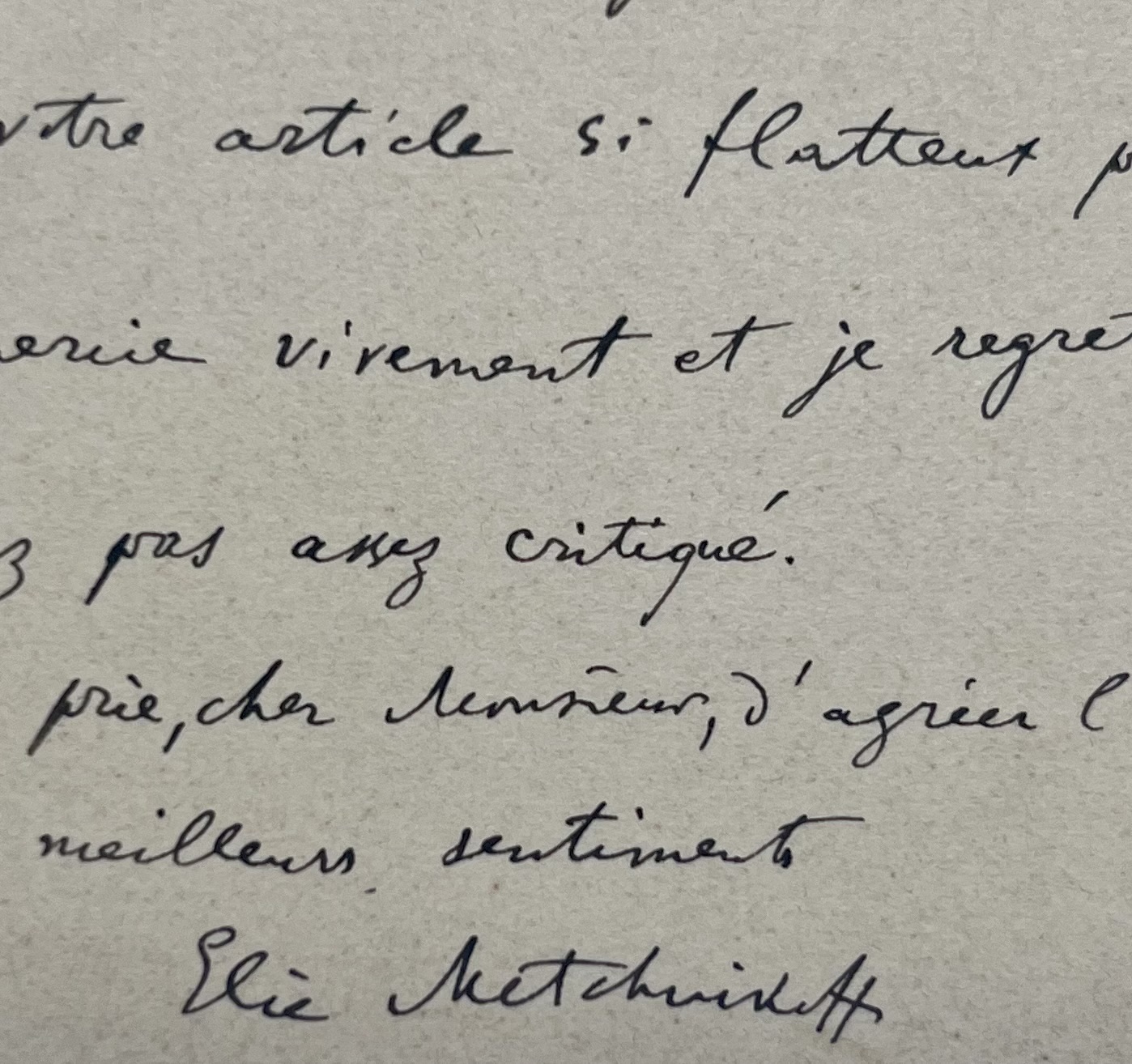 Le bactériologiste et prix Nobel Ilya Metchnikov regrette un article trop élogieux