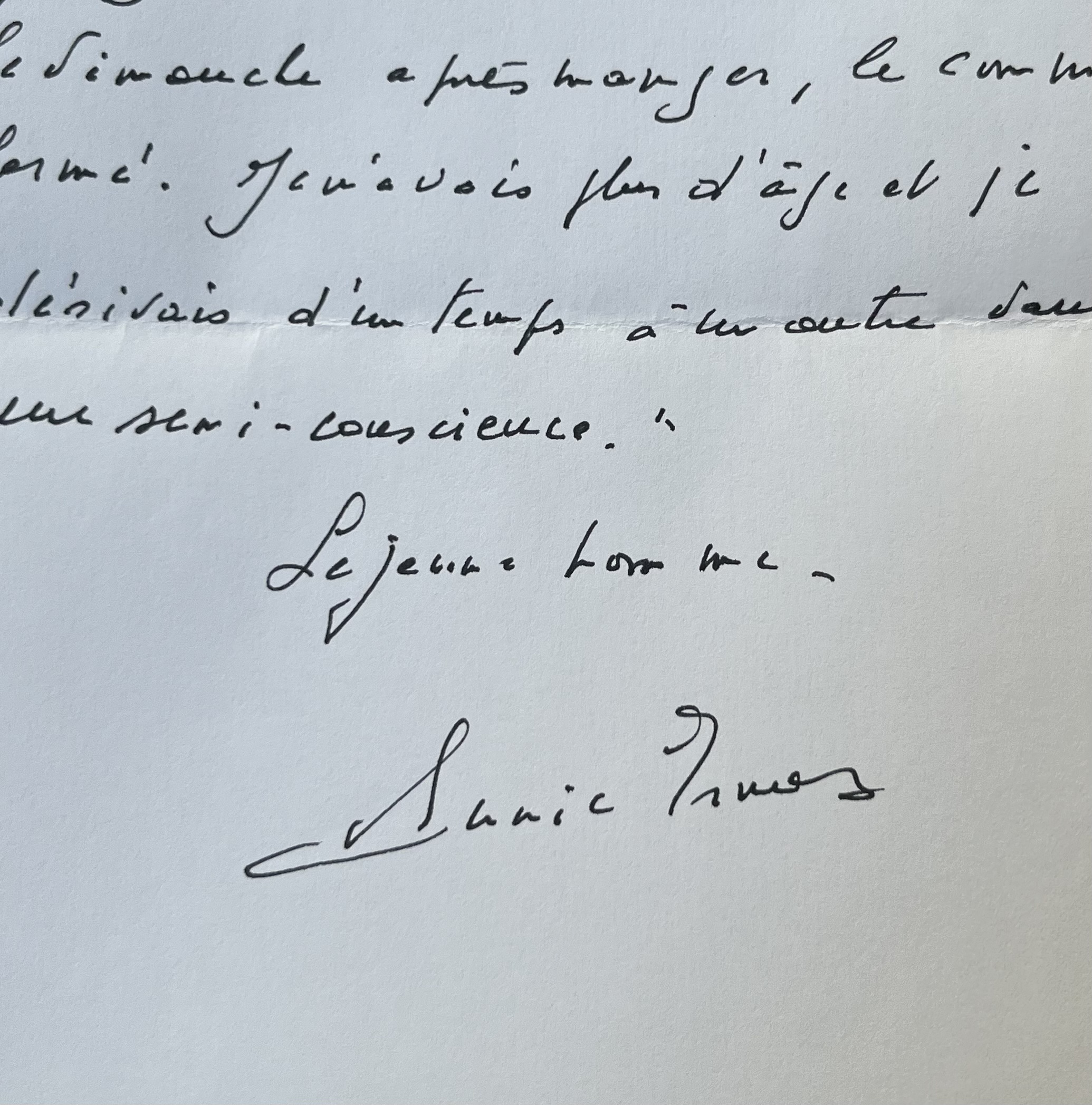 Extrait autographe signé de l’ouvrage « Jeune homme » du Nobel de littérature Annie Ernaux