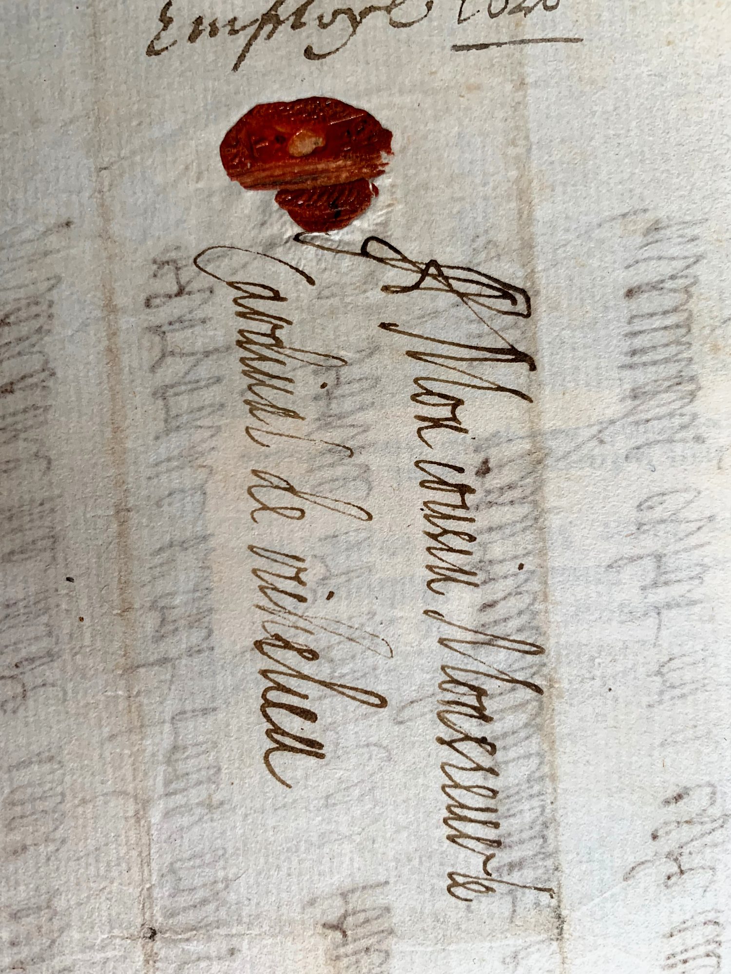 Pli ancien à cachet de cire rouge et adresse manuscrite Pli ancien du XIXe siècle fermé par un cachet de cire rouge, avec adresse manuscrite