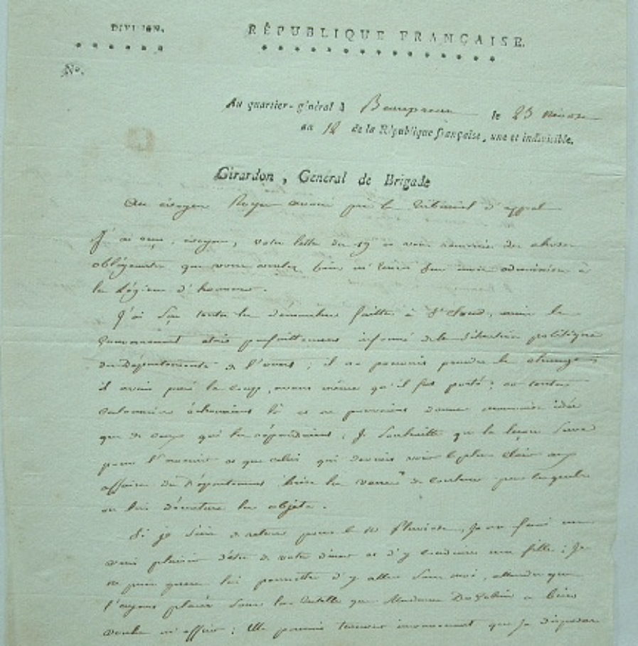 Le général Girardon félicité pour sa Légion d’Honneur.