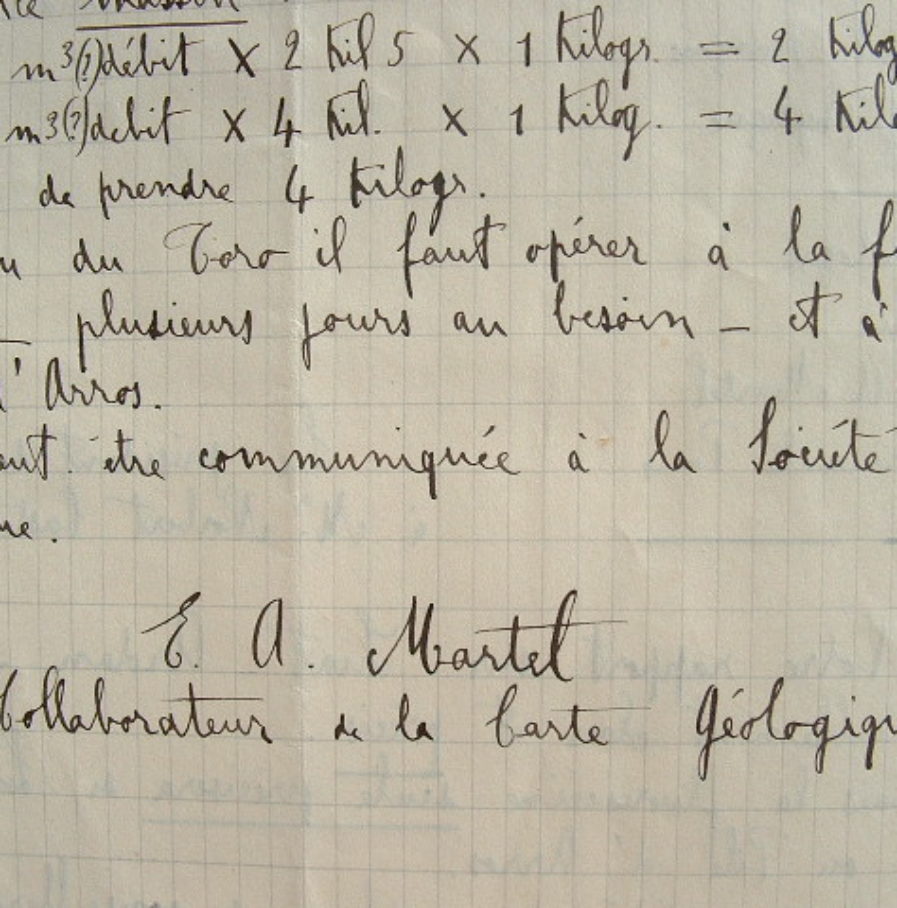 Le spéléologue E.-A. Martel étudie la communication de rivières souterraines.