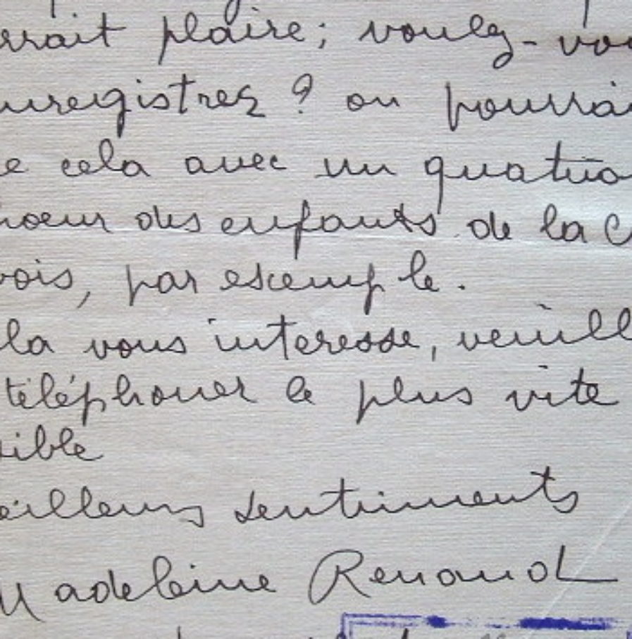 Madeleine Renaud propose d’enregistrer les chansons de La Maternelle.