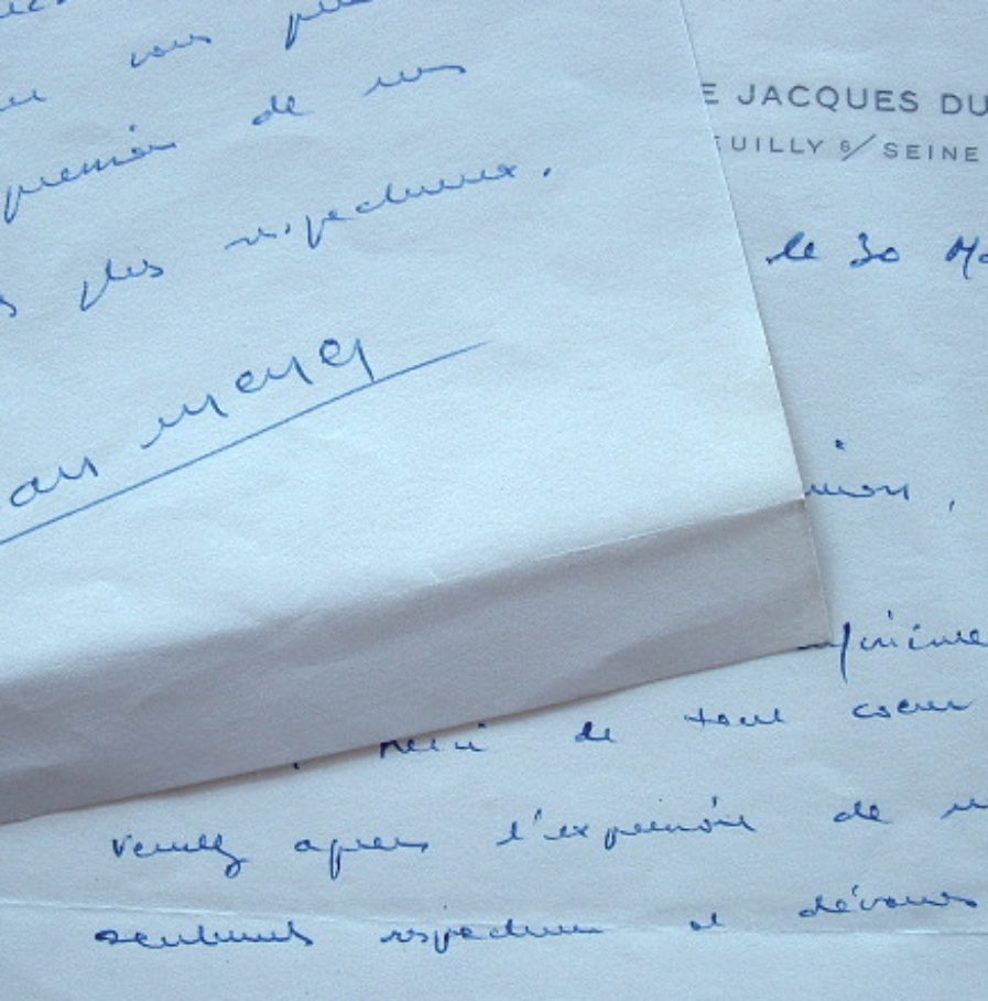 Le comédien Jean Meyer touché.