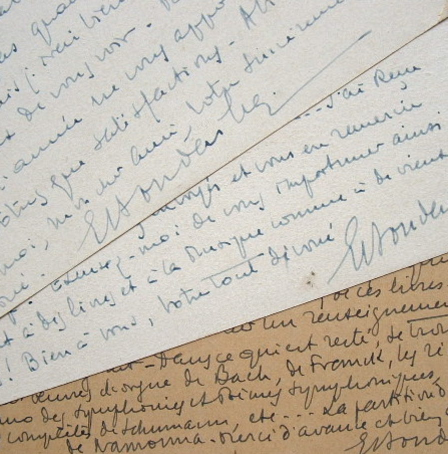 Emmanuel Bondeville cherche en vain ses partitions.